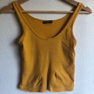 Yellow Brandy Melville tank top 💛🌼